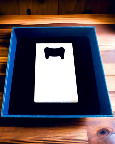 Ruostumattomasta Teräksestä Valmistettu Pullonavaaja - Tyylikäs ja Käytännöllinen Laite - personointi kaiverruksella