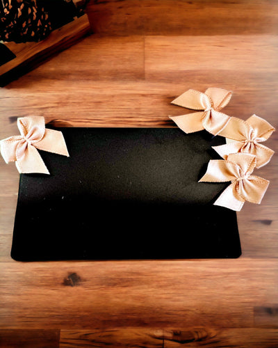 Eksklusiivinen Musta Metallinen Käyntikortti Personointimahdollisuudella – Ihanteellinen Lahjaksi