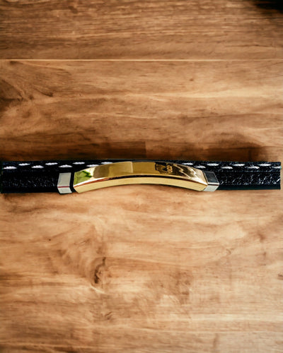 Urheiluranneke PU-nahasta ja ruostumattomasta teräksestä kaiverrusmahdollisuudella – 3 väriä