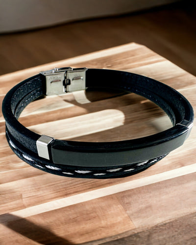 Urheiluranneke PU-nahasta ja ruostumattomasta teräksestä kaiverrusmahdollisuudella – 3 väriä