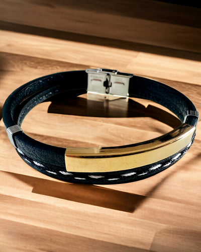 Urheiluranneke PU-nahasta ja ruostumattomasta teräksestä kaiverrusmahdollisuudella – 3 väriä