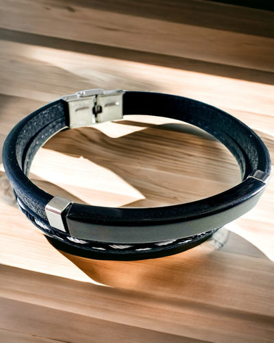 Urheiluranneke PU-nahasta ja ruostumattomasta teräksestä kaiverrusmahdollisuudella – 3 väriä