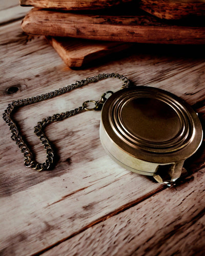 Intialainen Odysseus-kompassi – Retro-tutkijan helmi - kaiverrusmahdollisuus