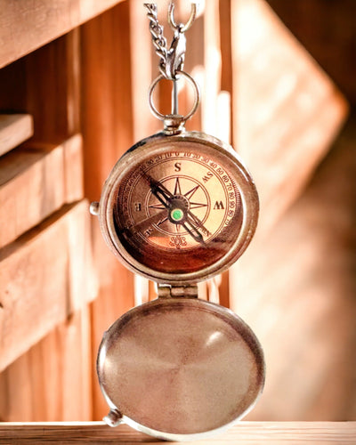 Intialainen Odysseus-kompassi – Retro-tutkijan helmi - kaiverrusmahdollisuus