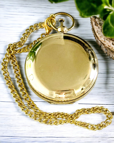 Kultaisen värinen Kompassi Seikkailu – Tyylikäs Löytöjen Navigaattori