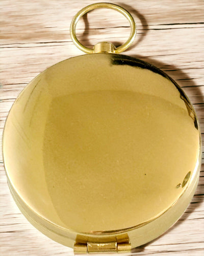 Vedenpitävä Messinkikompassi Hehkuvalla Efektillä - Välttämätön Vaelluksille ja Leirintään, personointi kaiverruksella