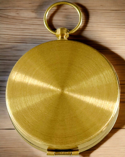 Vedenpitävä Messinkikompassi Hehkuvalla Efektillä - Välttämätön Vaelluksille ja Leirintään, personointi kaiverruksella