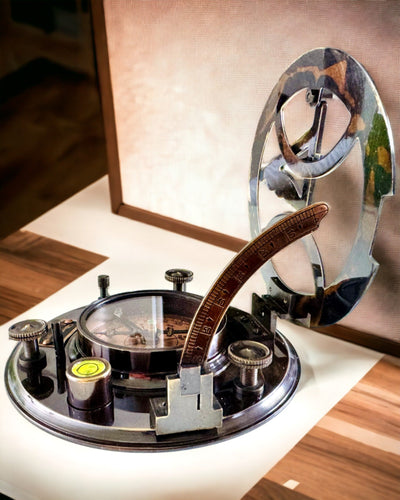 Antiikkinen Premium Navigointikompassi Kaiverrusmahdollisuudella – Käsintehty