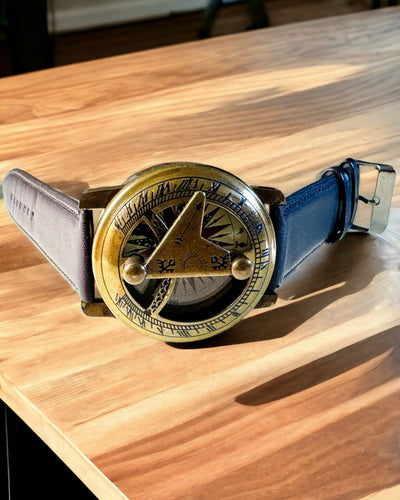 Aurinkokello kompassilla - Käsintehty, Aito Käsityö, kaiverrusmahdollisuus