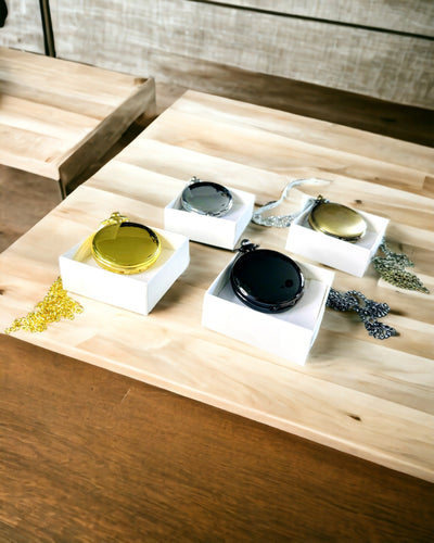 Vintage-tyylinen taskukello, jossa on personointimahdollisuus - harjattu kulta