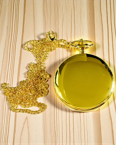 Kultaisen värinen vintage-tyylinen taskukello kaiverrusmahdollisuudella