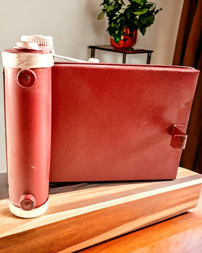 Vintage Vision: Koristeellinen Retro-kamera Kaiverrusmahdollisuudella