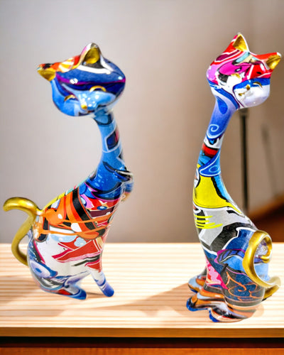 Abstraktien "ArtCats"-Kissojen Figuriinit, Käsinmaalatut, Hartsi – 25 cm, 2 kpl.
