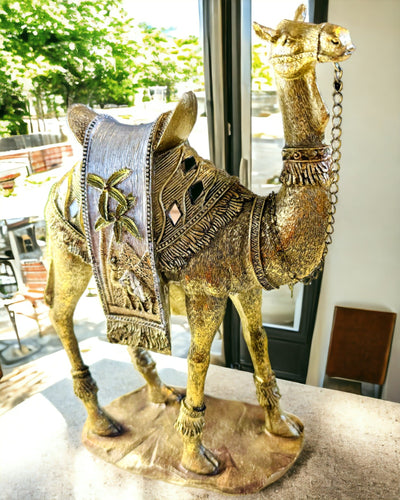 Pienoispatsas Aavikon Vaeltaja Koristeellinen Kameli Hartsista Kaiverrusmahdollisuudella