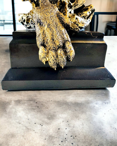 'Kuninkaallinen Leijona - Majesteettinen Koristefiguuri Kaiverrusmahdollisuudella, 2 värivaihtoehtoa valittavana, lahjaksi'