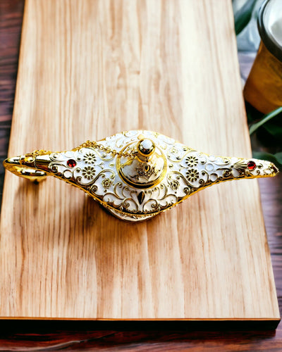 Aladdinin Taikalamppu Kaiverrusmahdollisuudella - Valkoinen ja Kultainen Variaatio