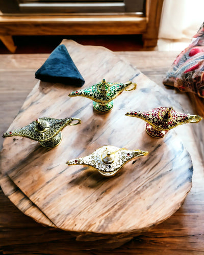 Aladdinin Taikalamppu Kaiverrusmahdollisuudella - Tummanvihreä Variaatio, Kultaisilla Koristeilla