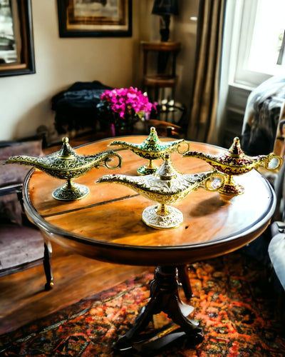 Aladdinin Taikalamppu Kaiverrusmahdollisuudella - Valkoinen ja Kultainen Variaatio