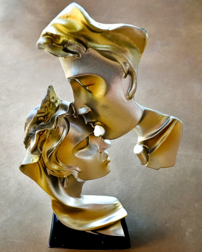 Figurka "Eleganssi Kivessä" väri hopea - Koristeellinen kaiverrusvaihtoehdolla, 2 kokoa valittavana