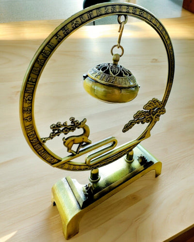 Tyylikäs metallinen suitsuketeline "Suuri Rauha" - mahdollisuus personointiin kaiverruksella