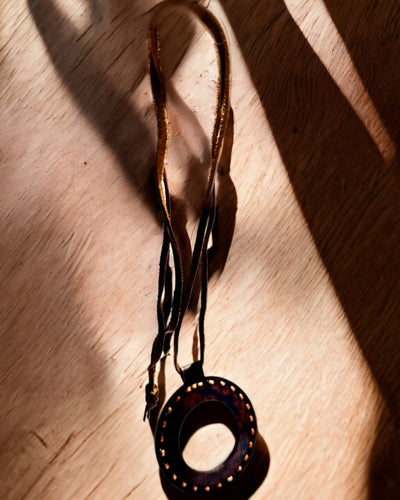 Intialainen suurennuslasi Artefakt, nahkainen, käsintehty - mahdollisuus personointiin kaiverruksella