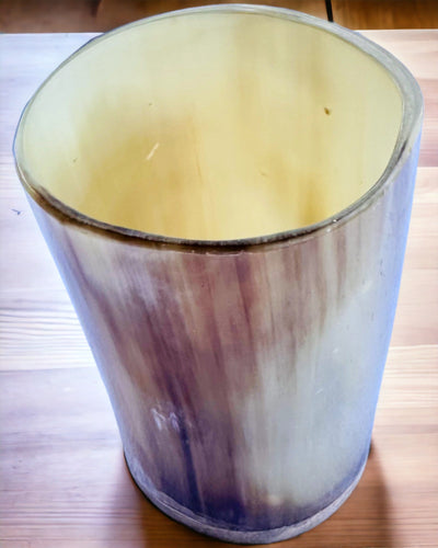 Käsintehty pieni kuppi kaiverrusmahdollisuudella, intialainen lasi kuppi, mahdollisuus personointiin lahjaksi, kaiverrus. Vaalea väri