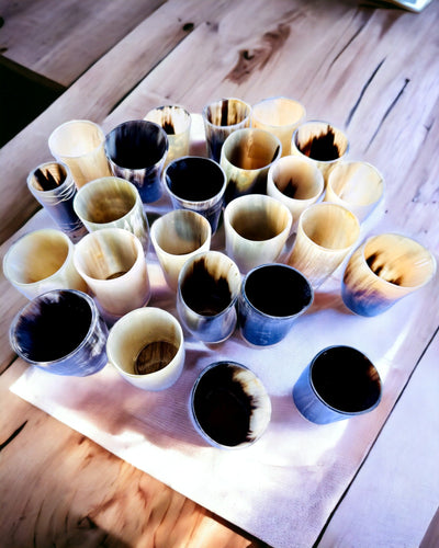 Käsintehty pieni kuppi kaiverrusmahdollisuudella, intialainen lasi kuppi, mahdollisuus personointiin lahjaksi, kaiverrus. Vaalea väri