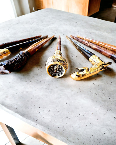 Kompasso Brown - Kävelykepin Rakkaus - Käsin Veistetty Puu - Eksklusiivinen Painos Kaiverrusmahdollisuudella