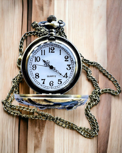 "Vintage Explorer" taskukello kaiverrusmahdollisuudella