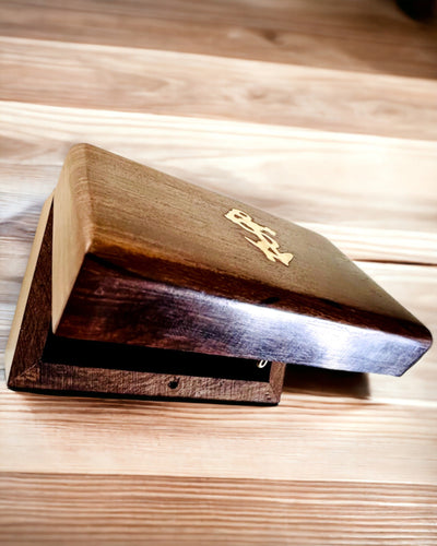 Matkailijan Paratiisin Kiikari – Käsityö - personointi kaiverruksella