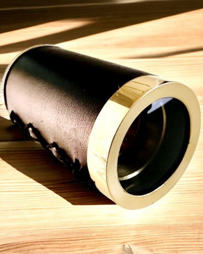 Matkailijan Paratiisin Kiikari – Käsityö - personointi kaiverruksella