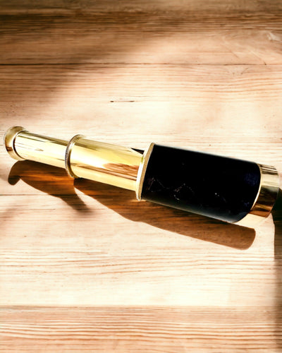 Matkailijan Paratiisin Kiikari – Käsityö - personointi kaiverruksella