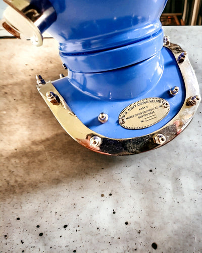 Syvyyksien Löytäjän Kypärä - Keräilijän Erikoispainos Kaiverrusmahdollisuudella, 35 cm, lahja palomiehelle tai sukeltajalle