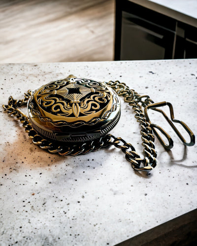 Taskukello "Czas Mistrzów" - Premium Edition kaiverrusmahdollisuudella