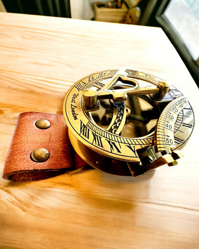 Aurinkokello "Antiikkikompassi", rannekello kompassilla, mahdollisuus personointiin kaiverruksella