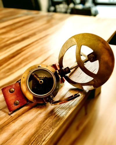 Aurinkokello "Antiikkikompassi", rannekello kompassilla, mahdollisuus personointiin kaiverruksella