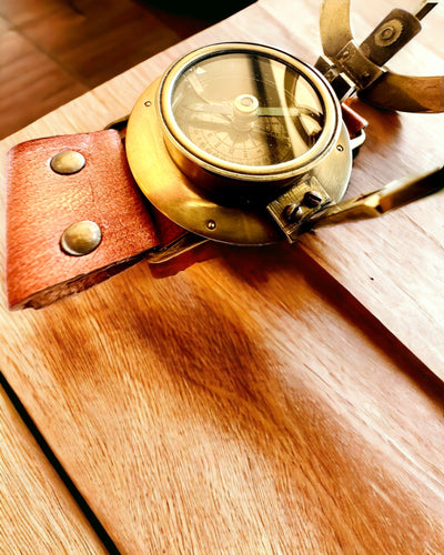 Aurinkokello "Antiikkikompassi", rannekello kompassilla, mahdollisuus personointiin kaiverruksella