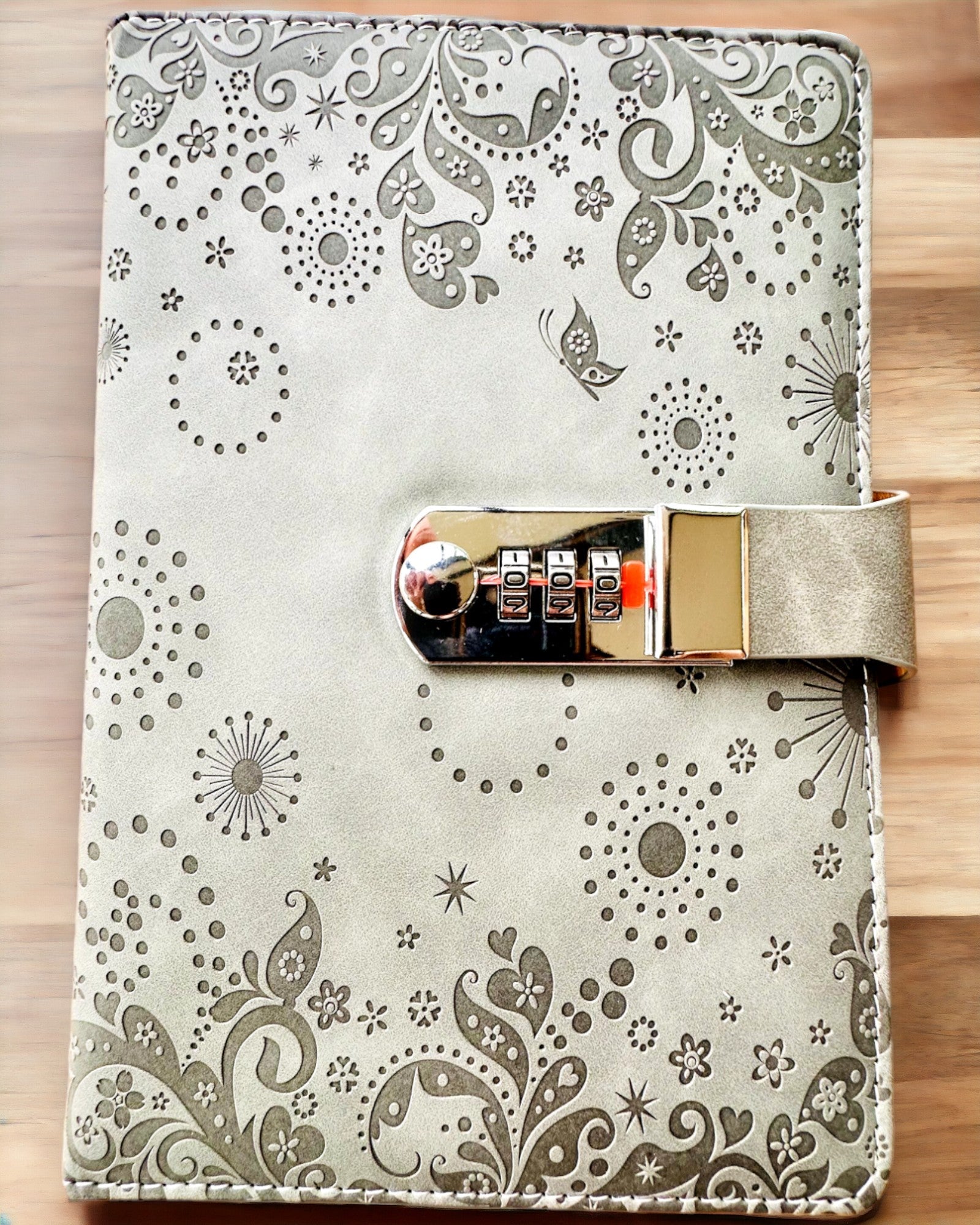 Eksklusiivinen Muistikirja, PU-nahka, A5 Salasanalukolla - "Secret Journal", personointi kaiverruksella
