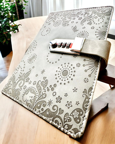 Eksklusiivinen Muistikirja, PU-nahka, A5 Salasanalukolla - "Secret Journal", personointi kaiverruksella