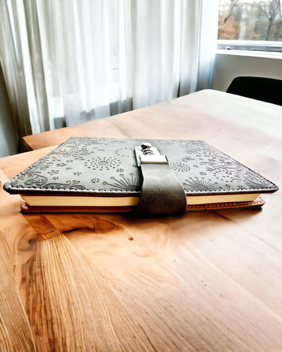 Eksklusiivinen Muistikirja, PU-nahka, A5 Salasanalukolla - "Secret Journal", personointi kaiverruksella