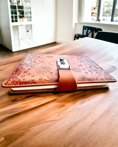 Eksklusiivinen Muistikirja, PU-nahka, A5 Salasanalukolla - "Secret Journal", personointi kaiverruksella