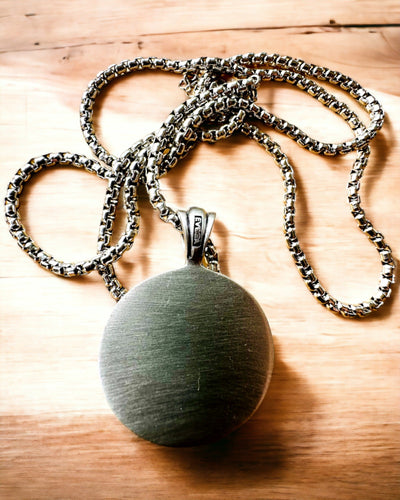 "Elämän Puun Amuletti Kaiverrusmahdollisuudella - kaulakoru 'Luonnon Elinvoima', personointi"