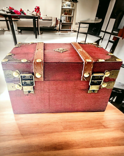 Puiset laatikko 'Pirate's Treasure Chest' – Vintage koru- ja pikkutavaroiden laatikko