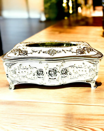 Kudelaatikko Kohokuvioidulla Ruusukuviolla - Tyylikäs Lisä Sisustukseen, valkoinen