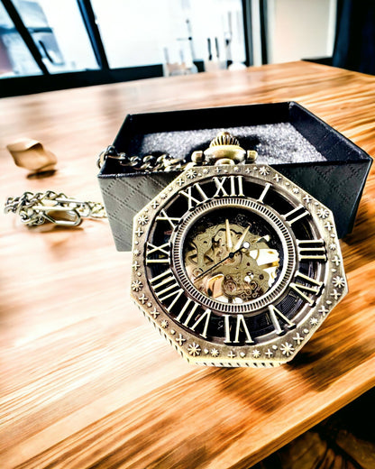 Klassinen kahdeksankulmainen ruskea mekaaninen taskukello steampunk-tyyliin - Ajaton