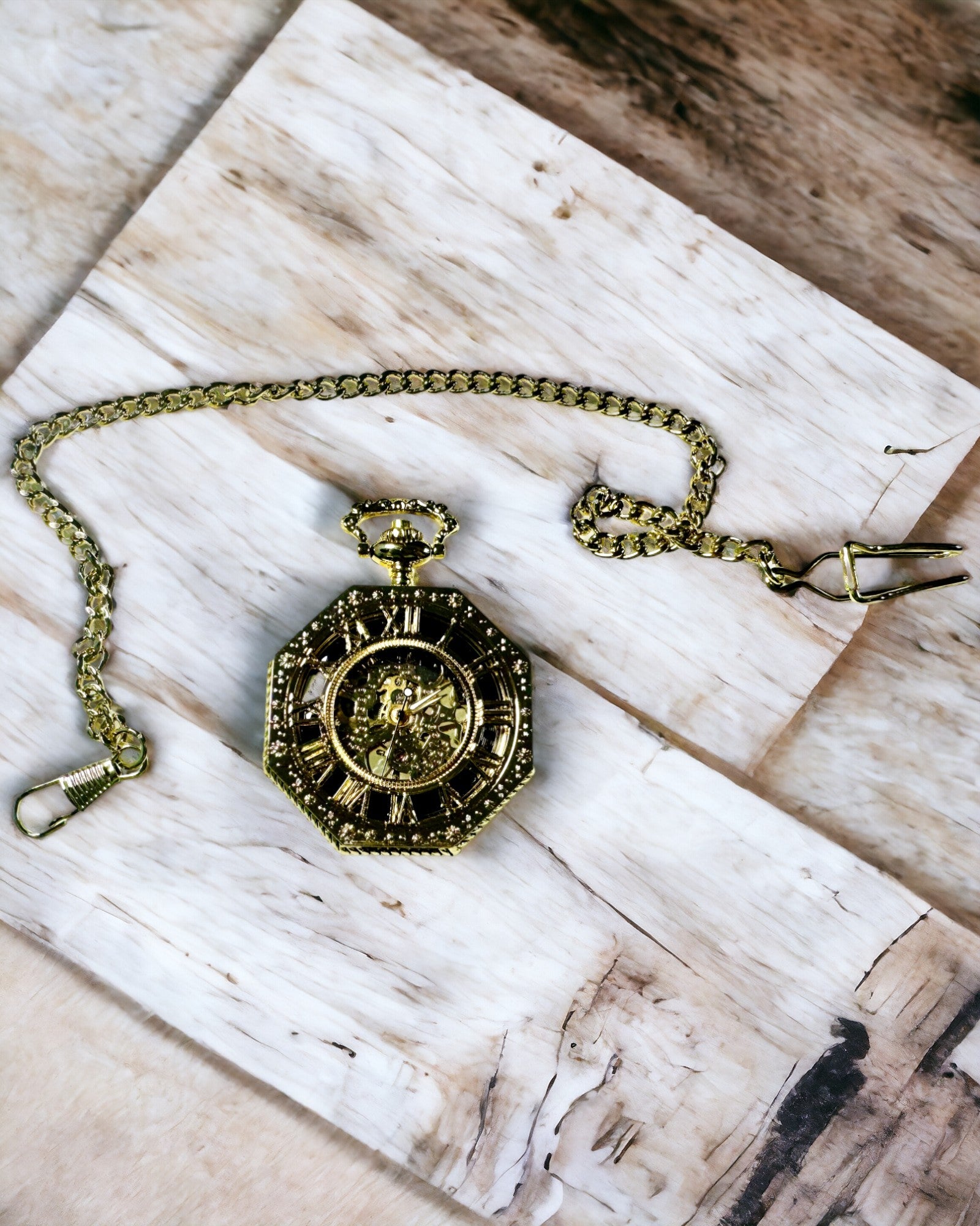 Eksklusiivinen Steampunk-tyylinen Taskukello Näkyvällä Koneistolla - Klassista Eleganssia