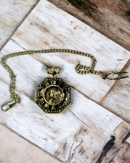 Eksklusiivinen Steampunk-tyylinen Taskukello Näkyvällä Koneistolla - Klassista Eleganssia