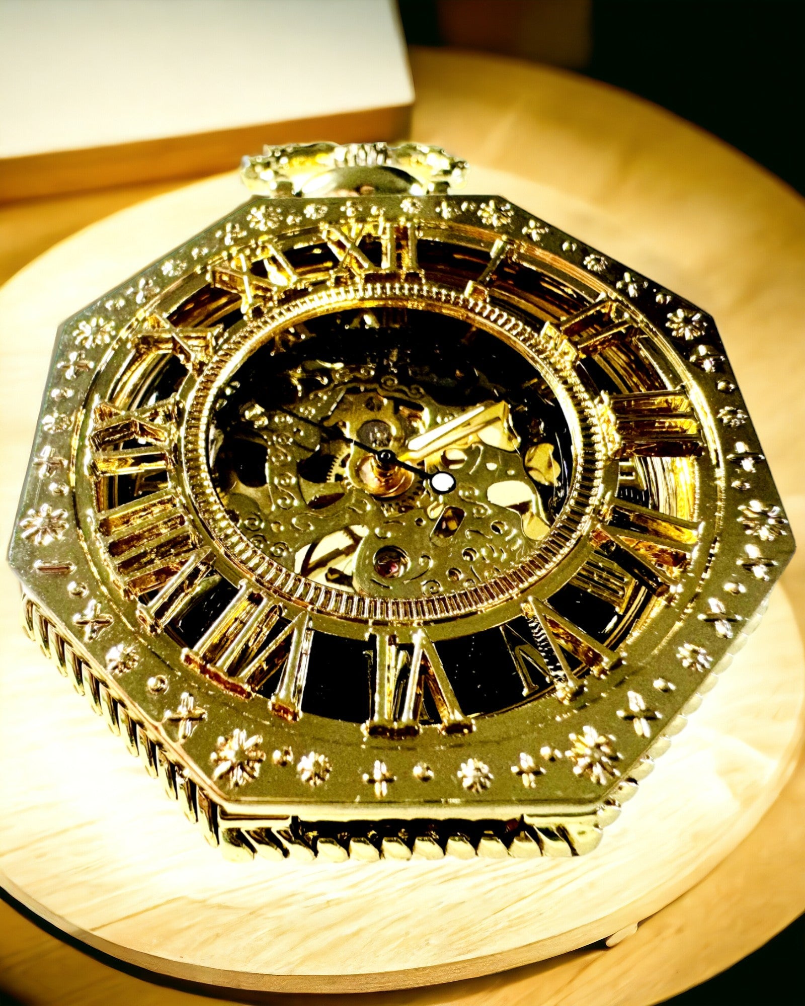 Eksklusiivinen Steampunk-tyylinen Taskukello Näkyvällä Koneistolla - Klassista Eleganssia