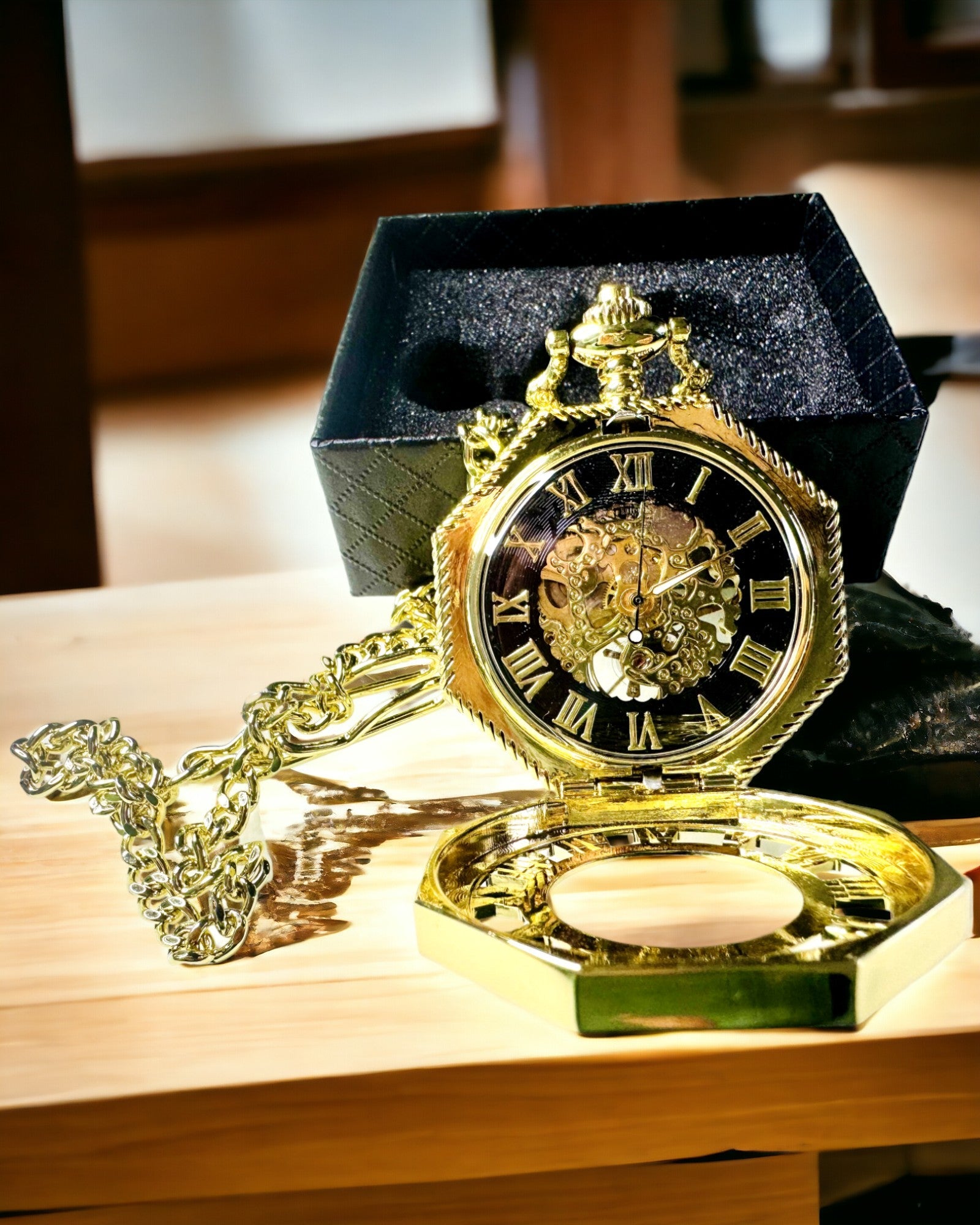 Eksklusiivinen Steampunk-tyylinen Taskukello Näkyvällä Koneistolla - Klassista Eleganssia