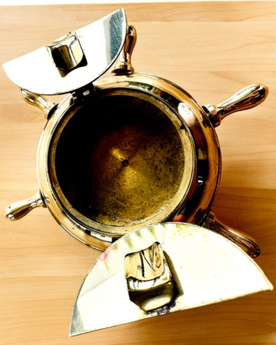 Messinkinen Kapteenin Tuhkakuppi - personointimahdollisuus lahjaksi kaiverruksella, käsintehty